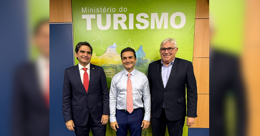 Prefeito Tota Guedes discute apoio do Ministério do Turismo para o São João antecipado de Pedra Lavrada