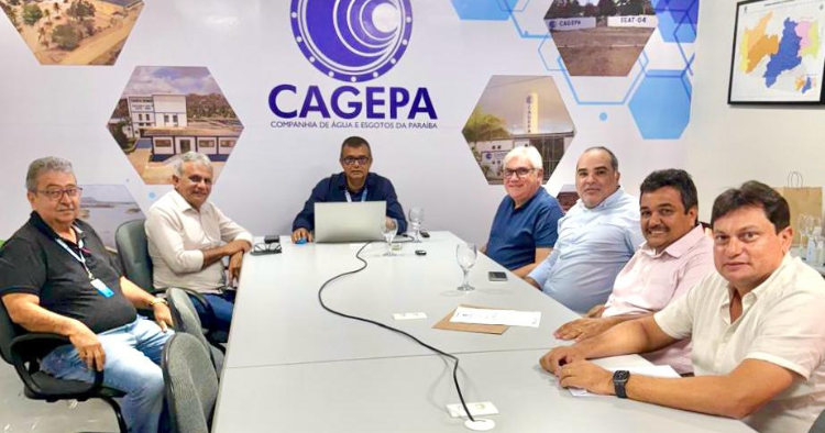 Tota Guedes discute melhorias no abastecimento de água em reunião com a CAGEPA