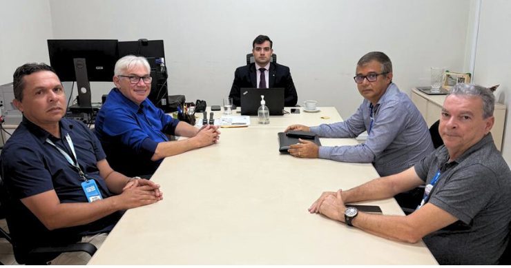 Tota Guedes participa de reunião no MPPB sobre normalização do abastecimento de água em Pedra Lavrada